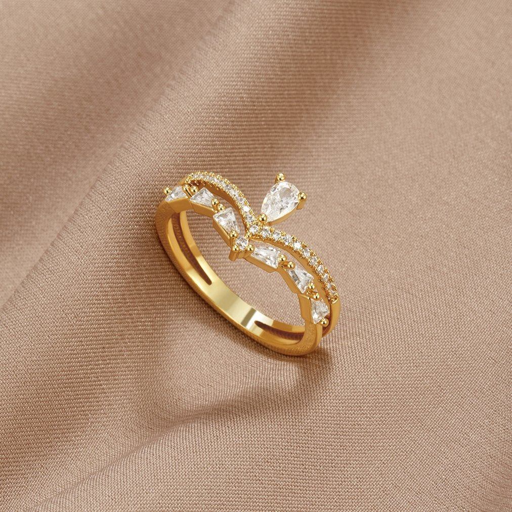 Nerina | 18K Gold Crystal Ring