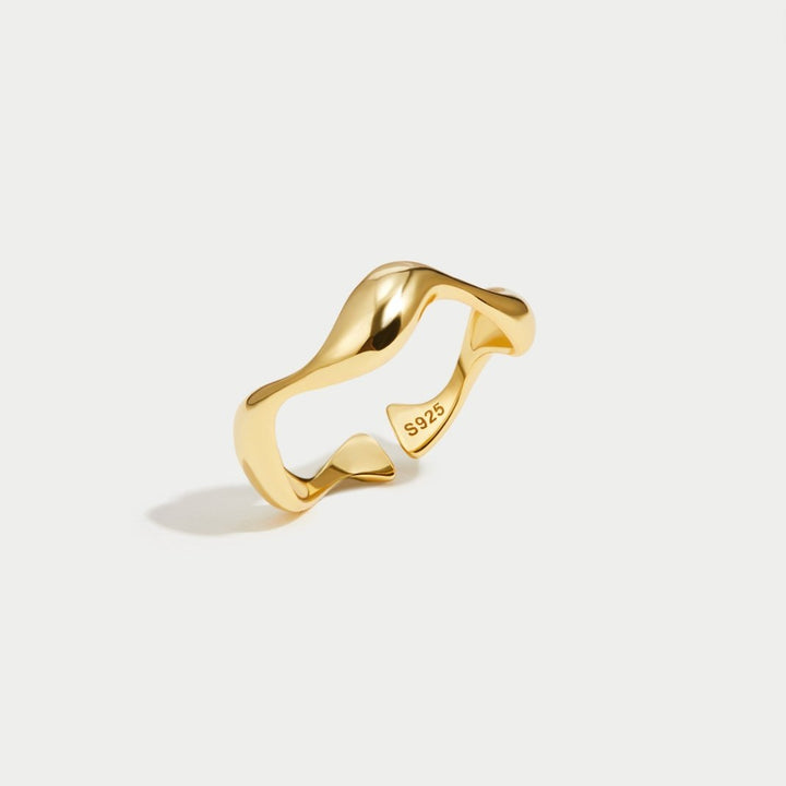 Keya | Gold Wave Ring