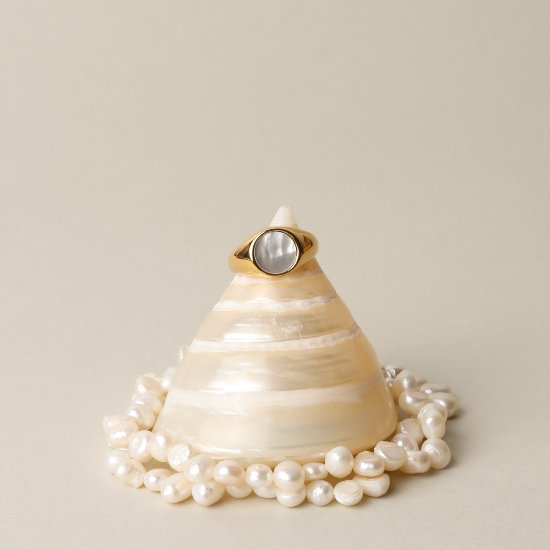 Nayara | Mother Of Pearl Ring