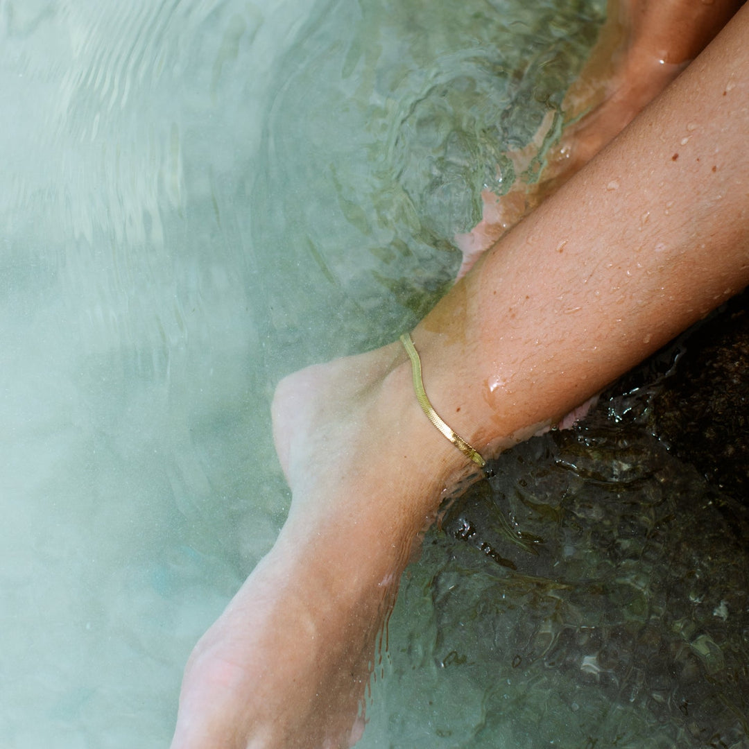 Elara | Herringbone Chain Anklet