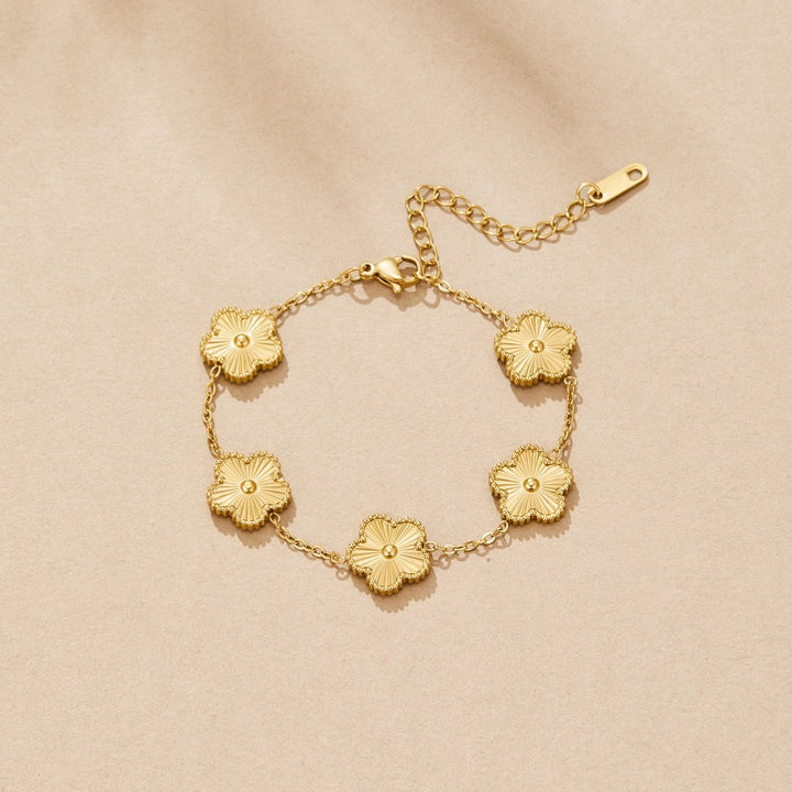 Arden | Clover Charm Gold Bracelet