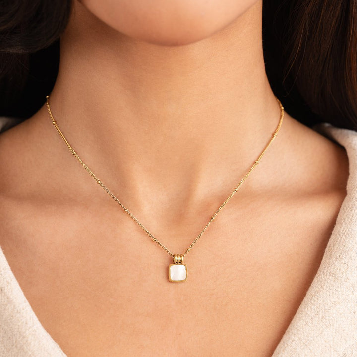 Kaia | White Shell Pendant Necklace
