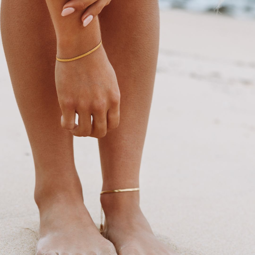 Elara | Herringbone Chain Anklet