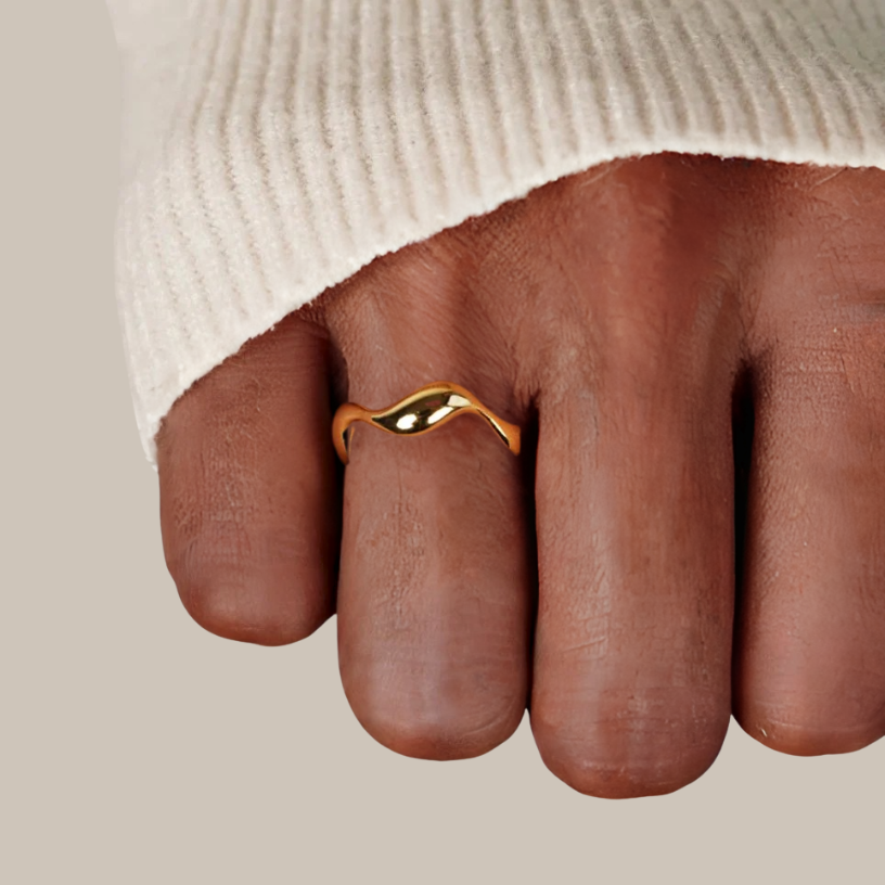 Keya | Gold Wave Ring