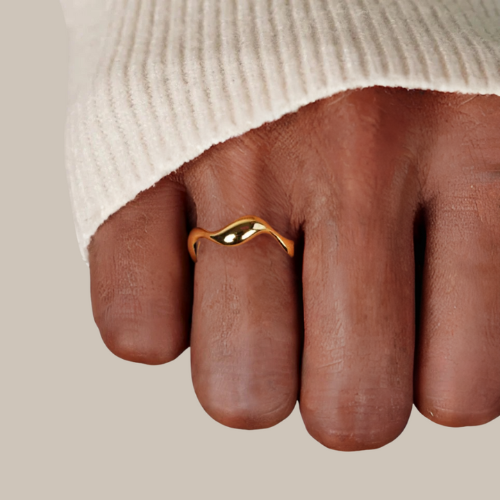 Keya | Gold Wave Ring