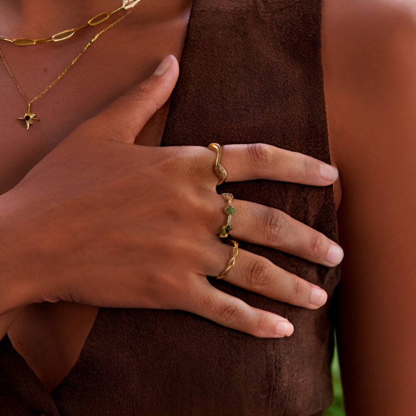 Keya | Gold Wave Ring